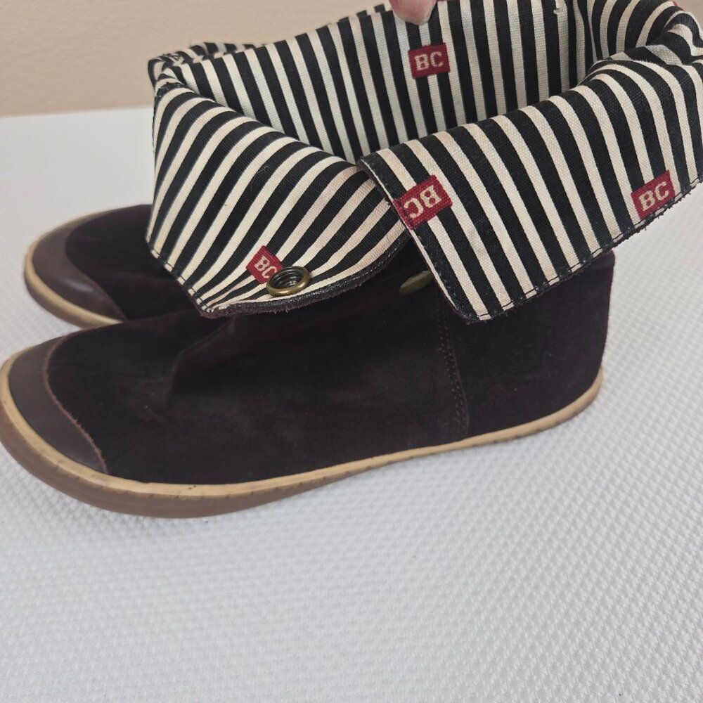 BC Footwear Black Suede Foldover Ankle Boots Striped Lining Womens Size 9